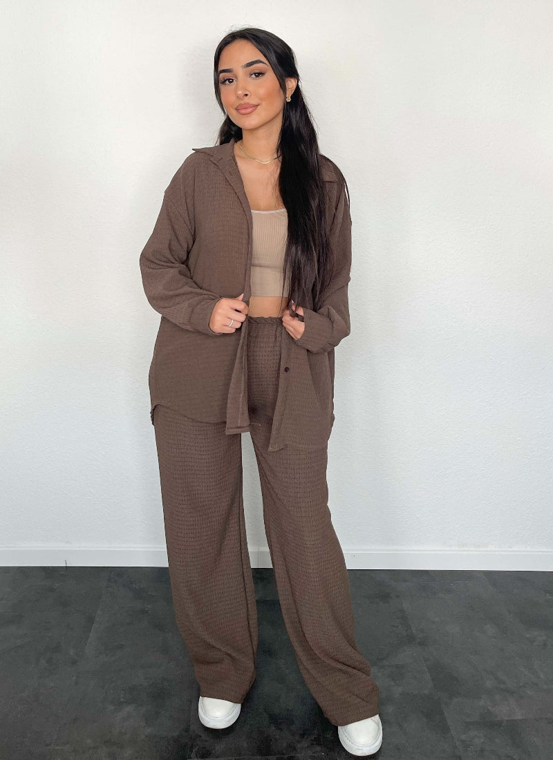 Yona - Conjunto de camisa y pantalón