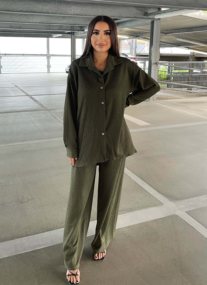 Yona - Conjunto de camisa y pantalón