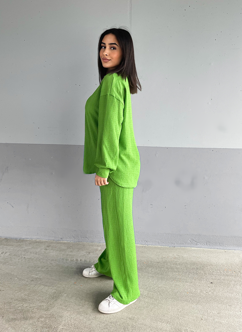 Yona - Conjunto de camisa y pantalón
