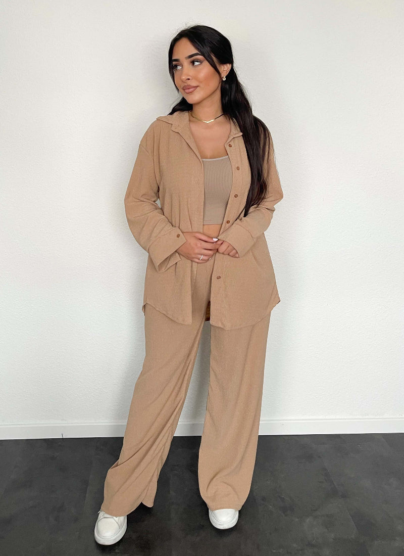 Yona - Conjunto de camisa y pantalón