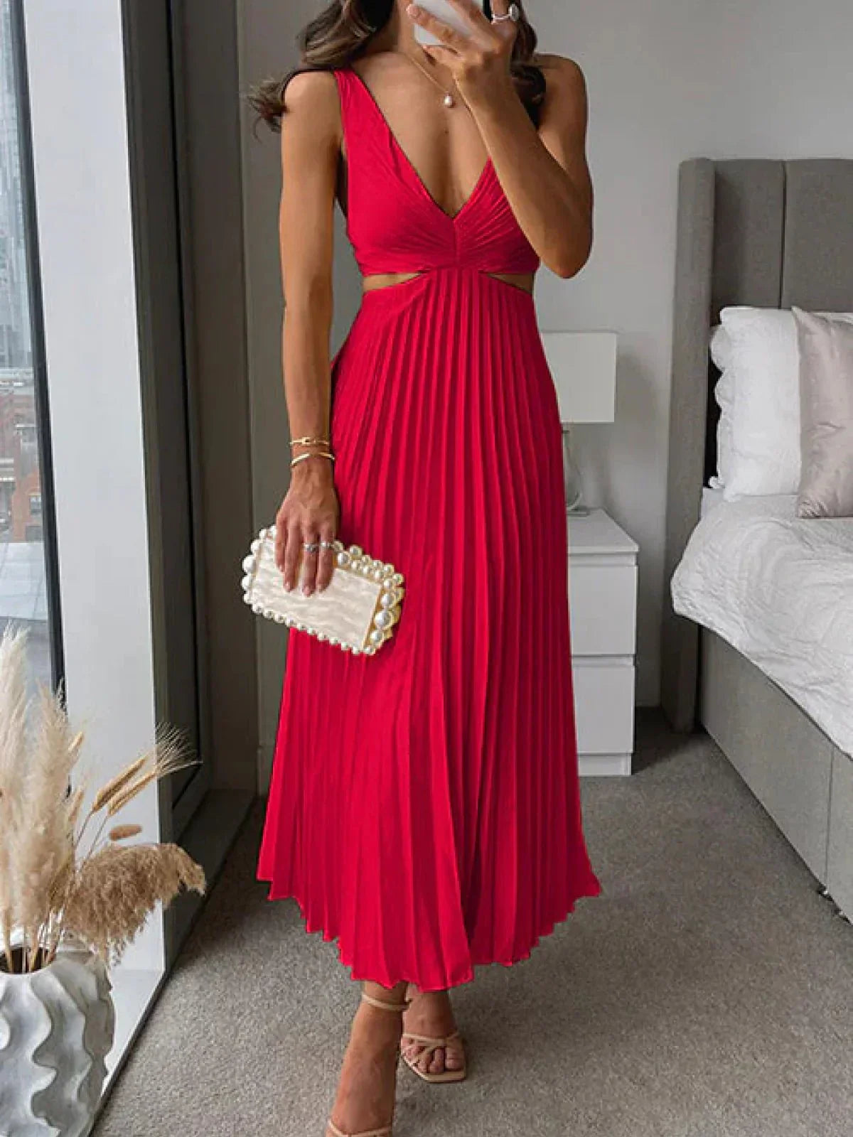 Benedykta – Vestido midi con un elegante corte en la cintura