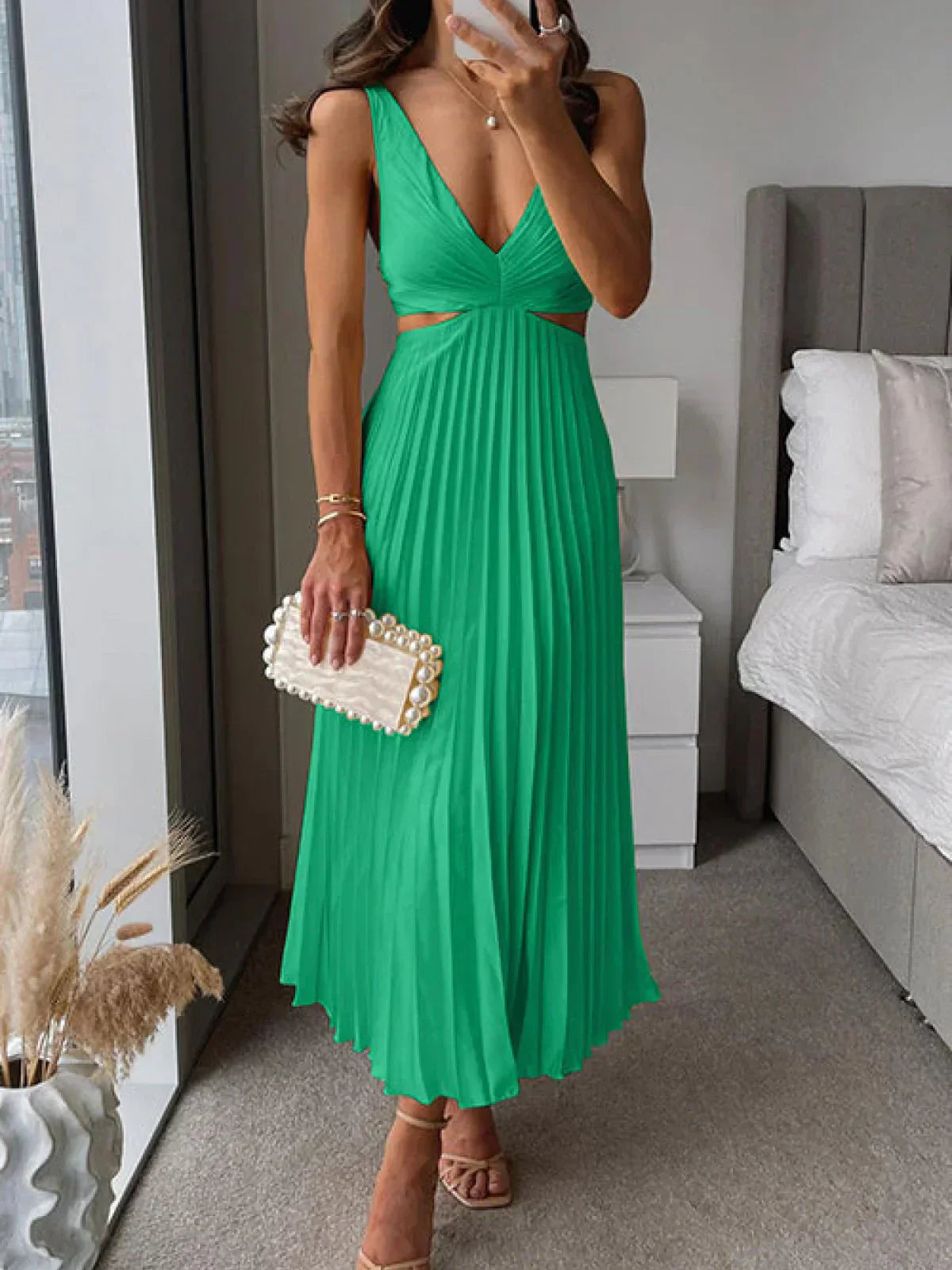 Benedykta – Vestido midi con un elegante corte en la cintura