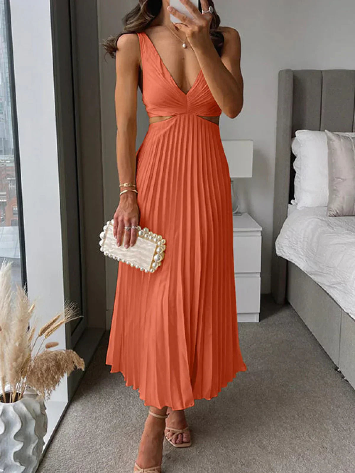 Benedykta – Vestido midi con un elegante corte en la cintura